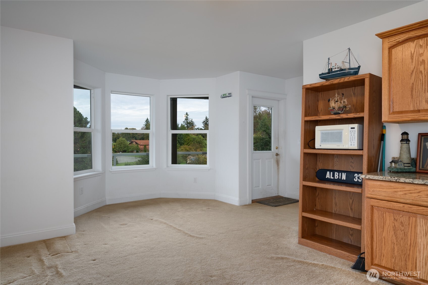 4111 R Avenue , Anacortes, WA 98221-3643