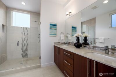 4331 Woodland Park Avenue N, Seattle, WA 98103 - Photo 17