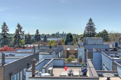 4331 Woodland Park Avenue N, Seattle, WA 98103 - Photo 2