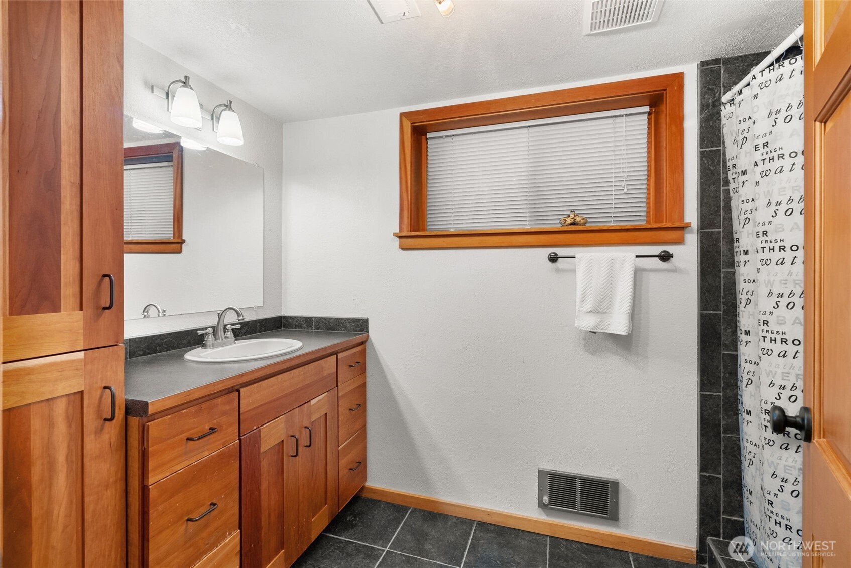 2501 43rd Avenue NW, Olympia, WA 98502