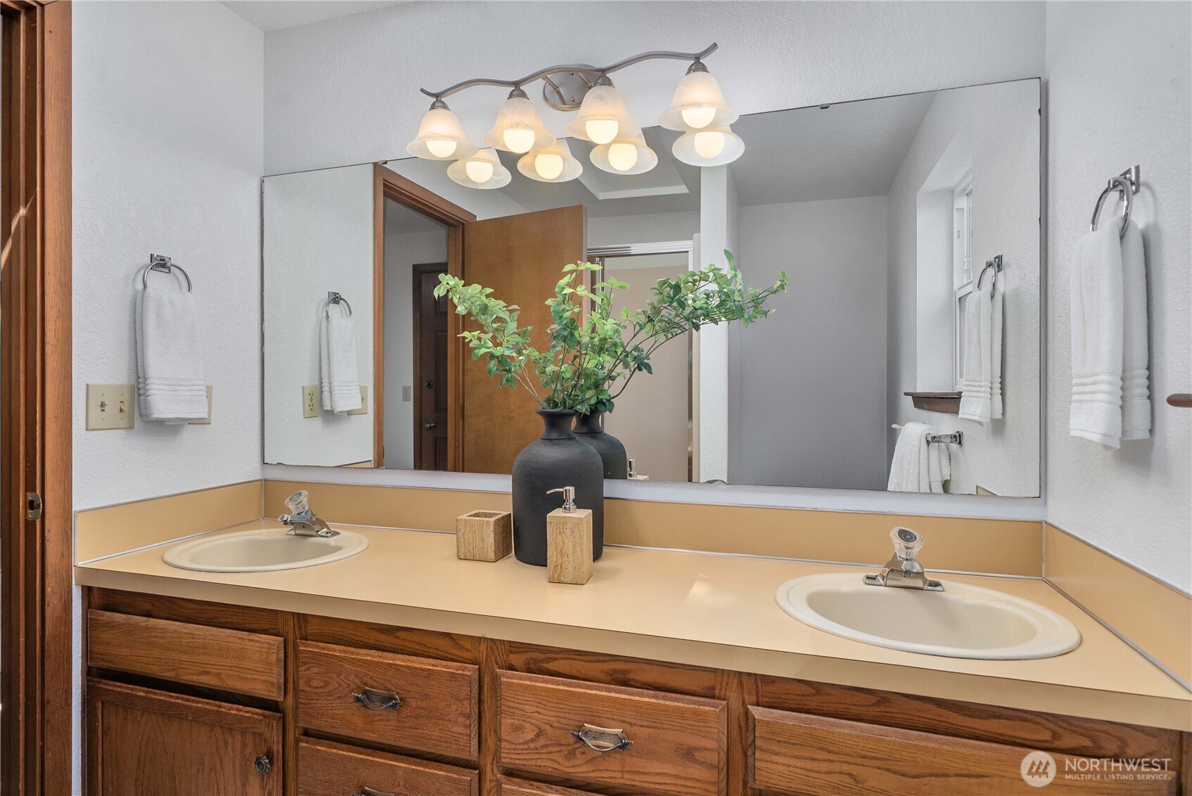 1615 Easthill Court NW, Olympia, WA 98502