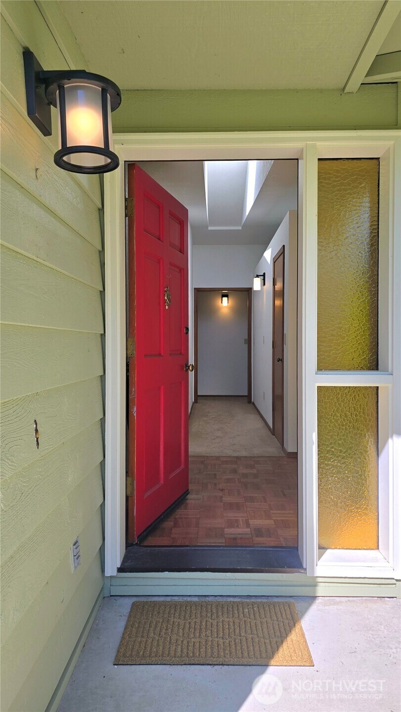 1615 Easthill Court NW, Olympia, WA 98502