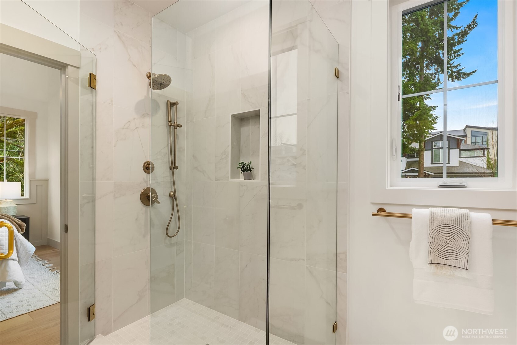 13131 NE 87th Lane , Kirkland, WA 98033