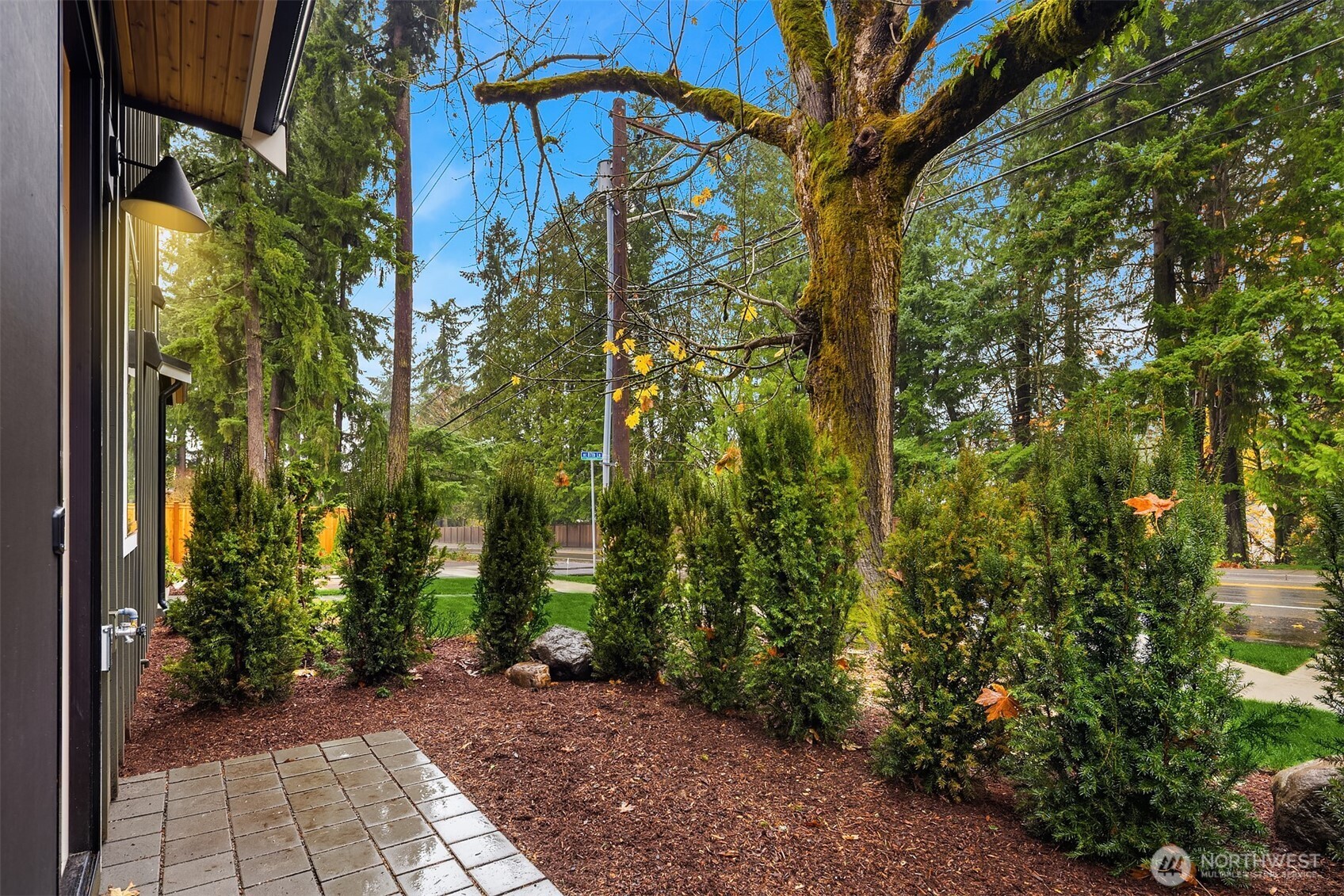 13131 NE 87th Lane , Kirkland, WA 98033