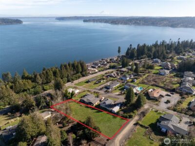 8185 E Seaview Drive , Port Orchard, WA 98366