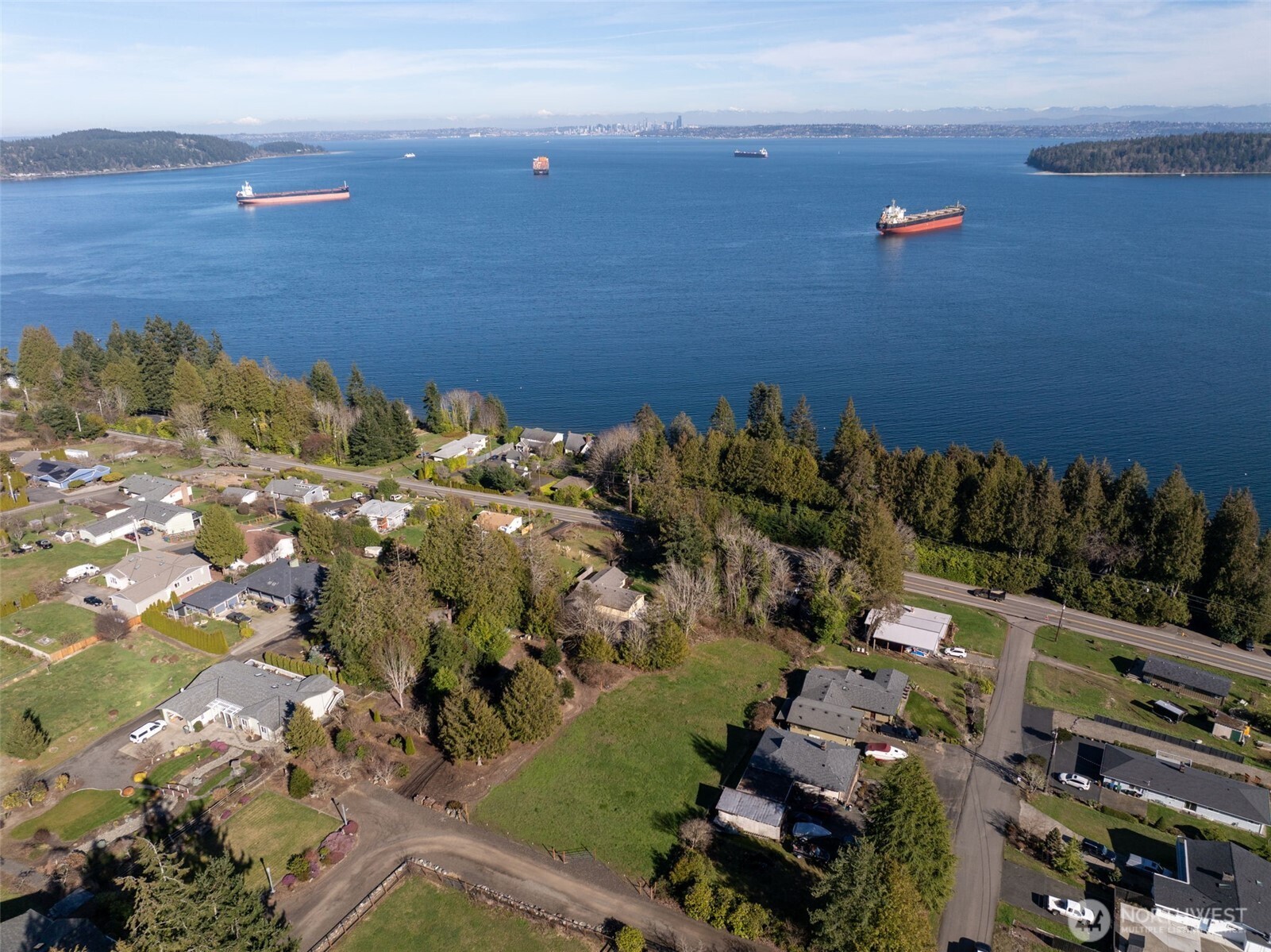 8185 E Seaview Drive , Port Orchard, WA 98366