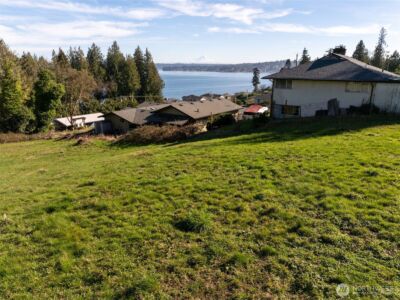 8185 E Seaview Drive , Port Orchard, WA 98366 - Photo 6