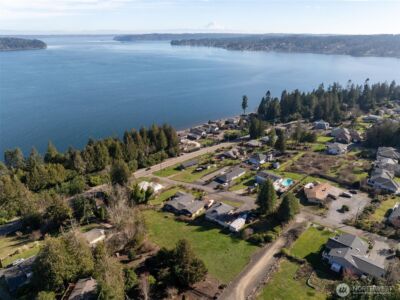 8185 E Seaview Drive , Port Orchard, WA 98366 - Photo 10