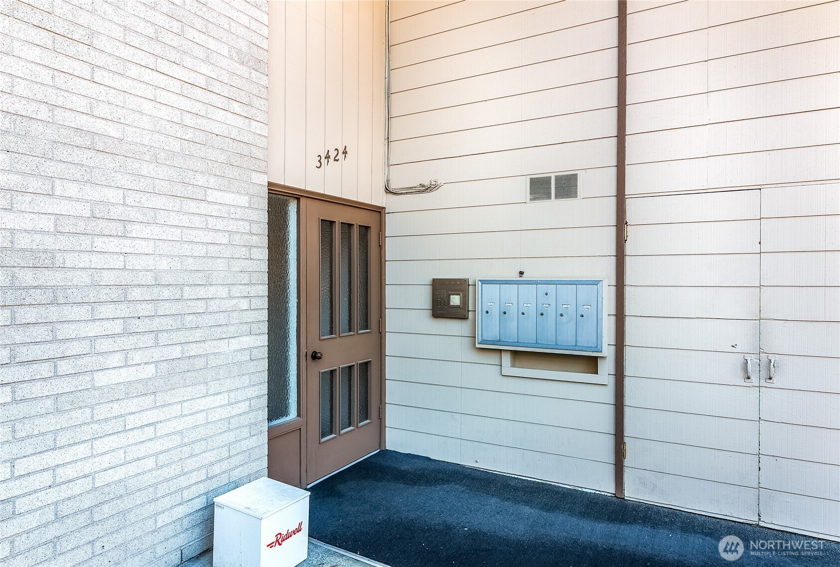 3424 25th Avenue W #201, Seattle, WA 98199