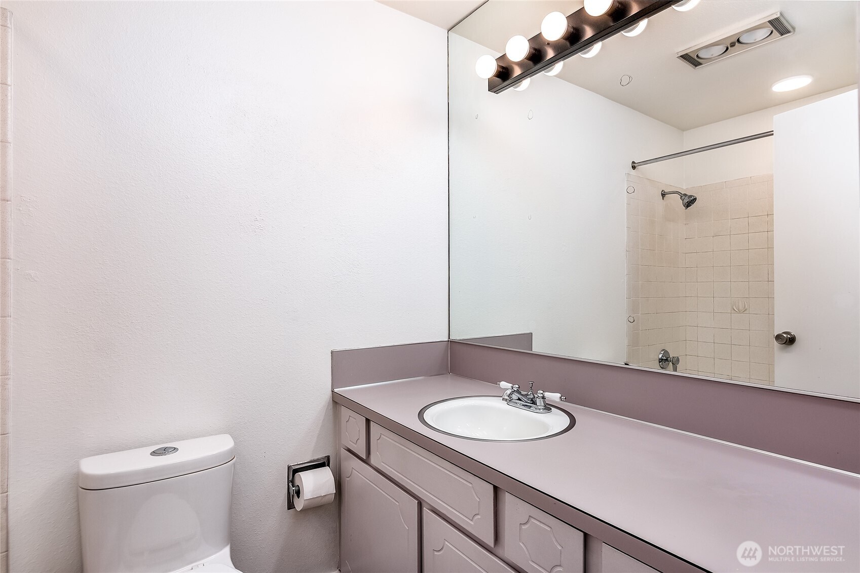 3424 25th Avenue W #201, Seattle, WA 98199