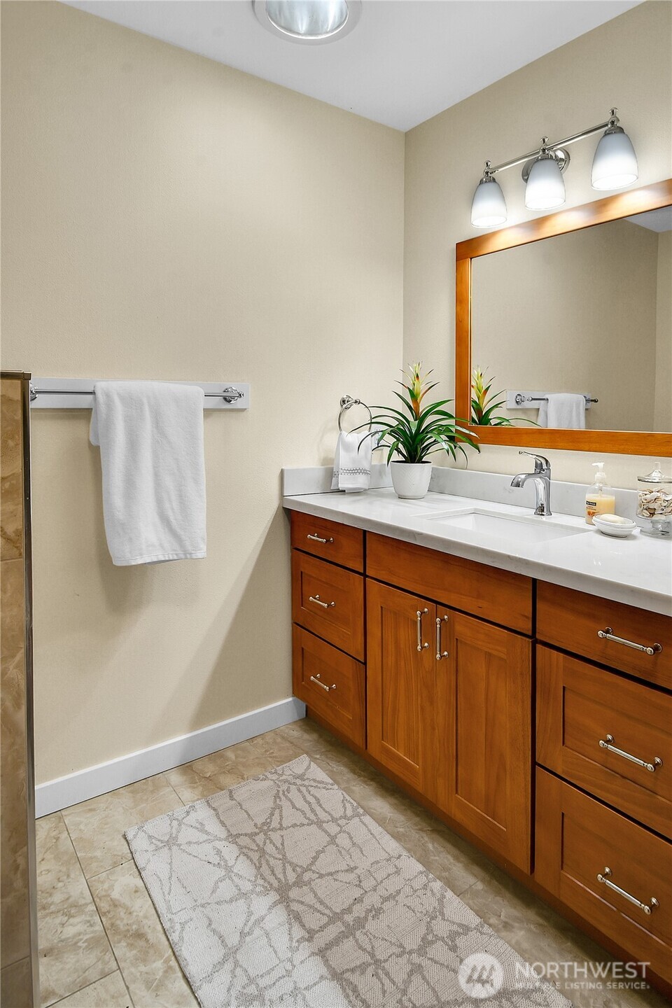 19220 46th Avenue NE, Lake Forest Park, WA 98155