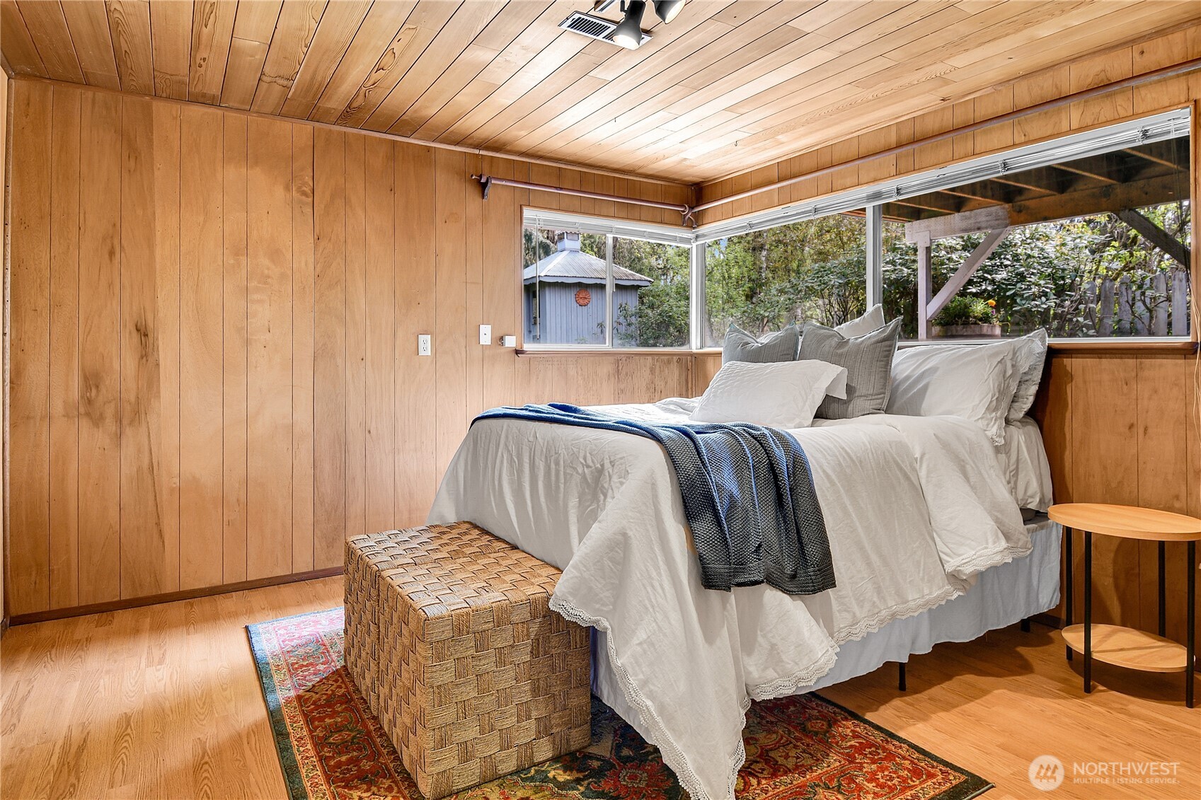 19220 46th Avenue NE, Lake Forest Park, WA 98155