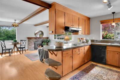 19220 46th Avenue NE, Lake Forest Park, WA 98155 - Photo 4