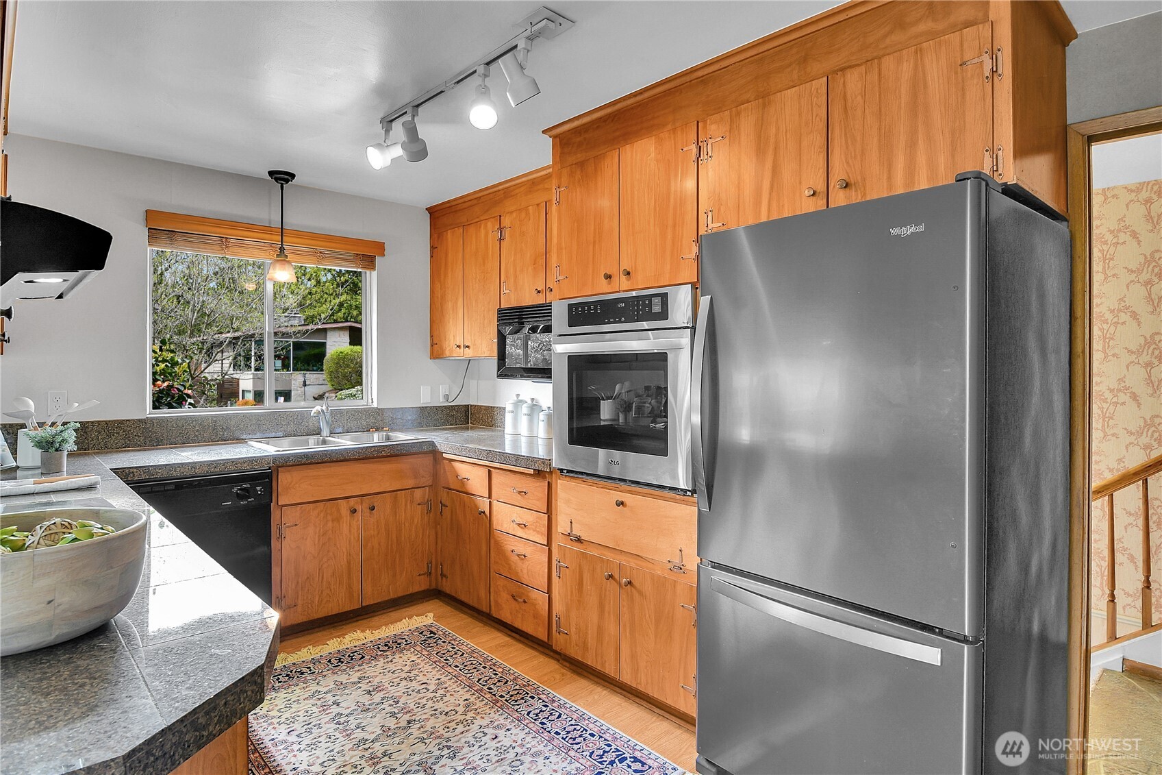 19220 46th Avenue NE, Lake Forest Park, WA 98155