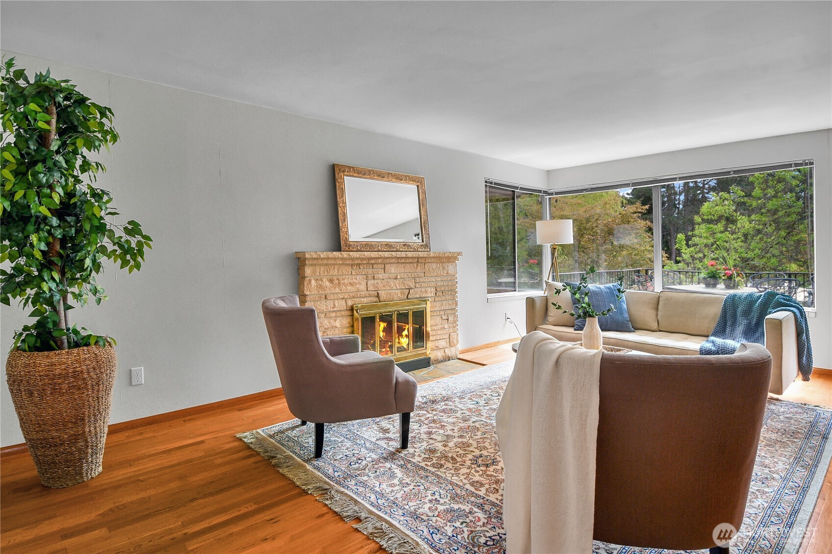 19220 46th Avenue NE, Lake Forest Park, WA 98155