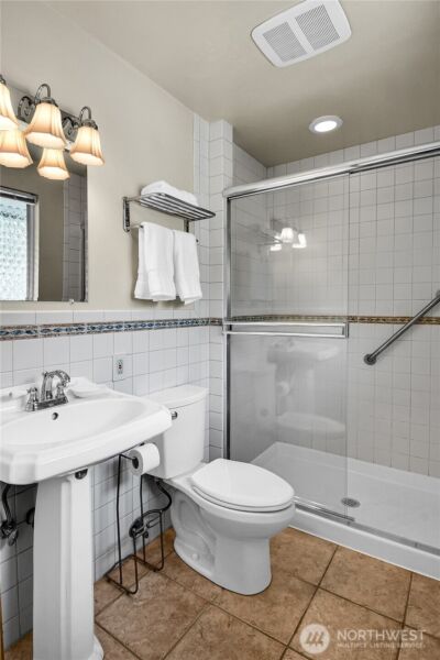 19220 46th Avenue NE, Lake Forest Park, WA 98155 - Photo 10
