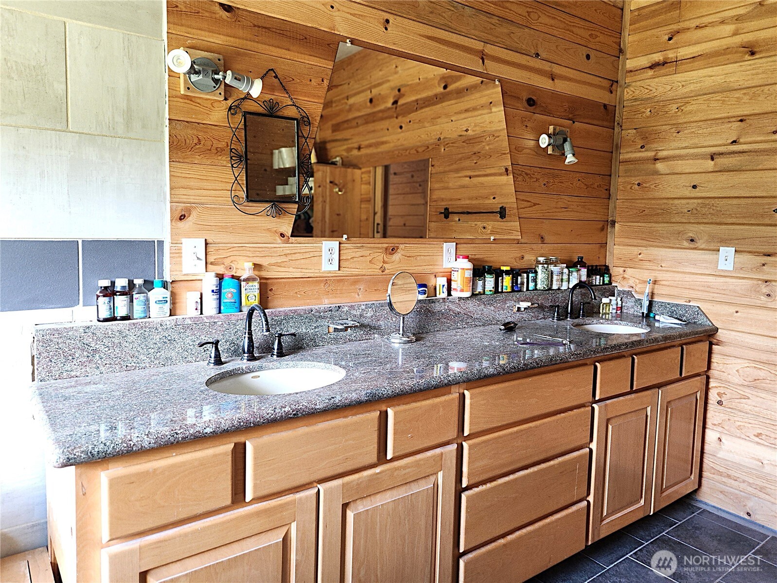 363 Sheridan Road , Republic, WA 99166