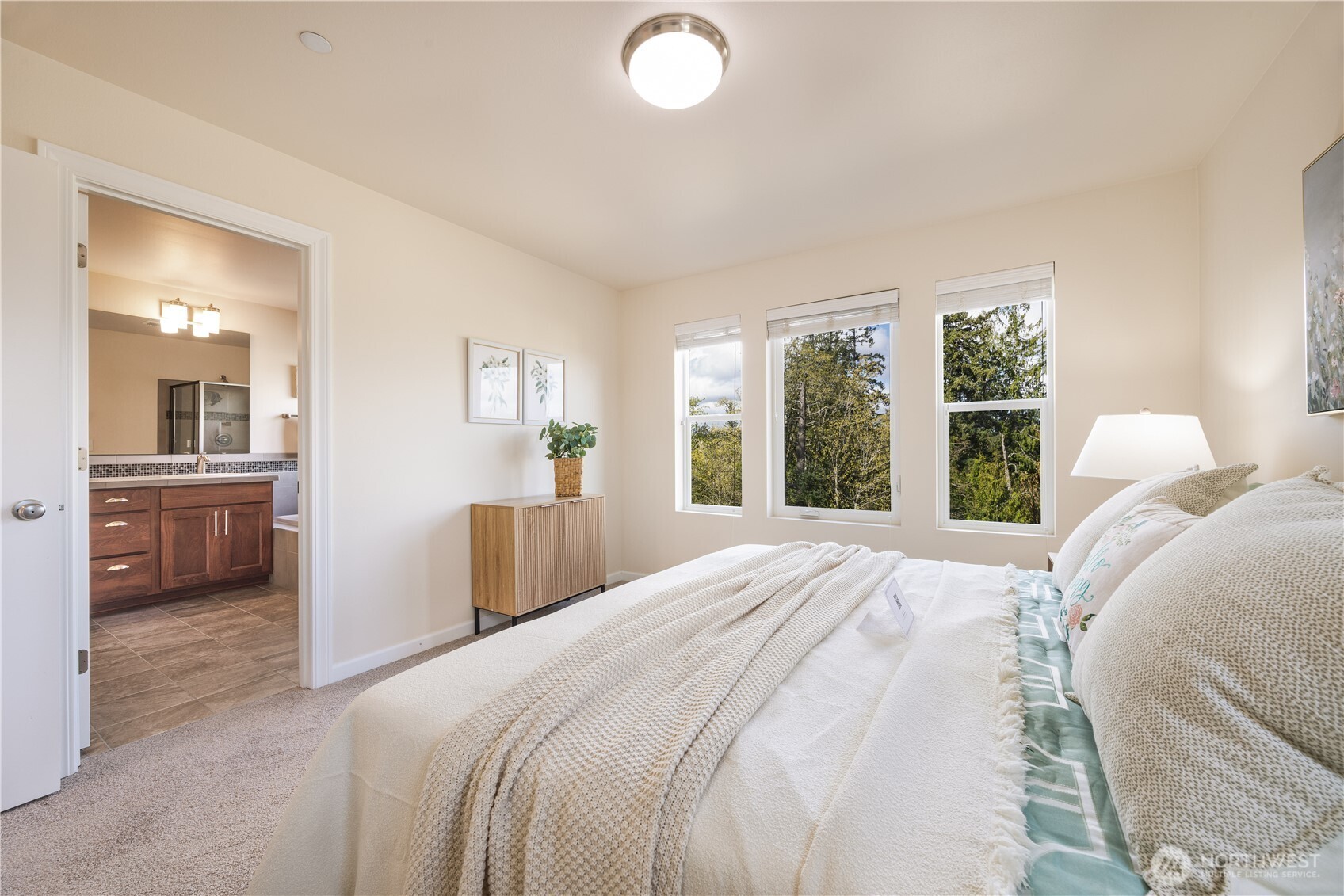 2381 25th Avenue NE, Issaquah, WA 98029
