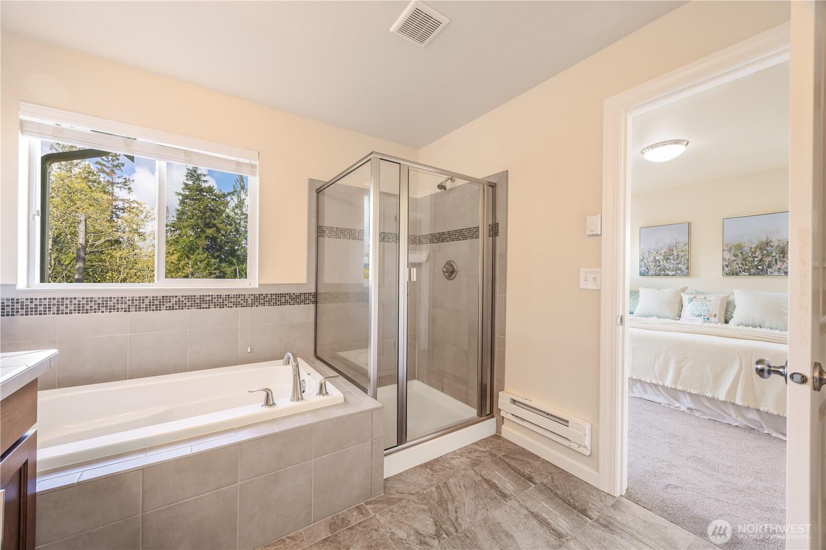 2381 25th Avenue NE, Issaquah, WA 98029