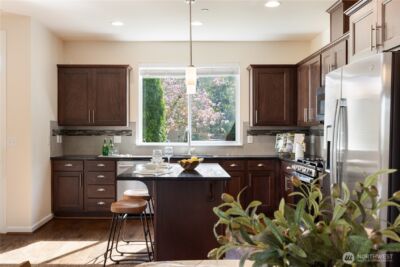 2381 25th Avenue NE, Issaquah, WA 98029 - Photo 3