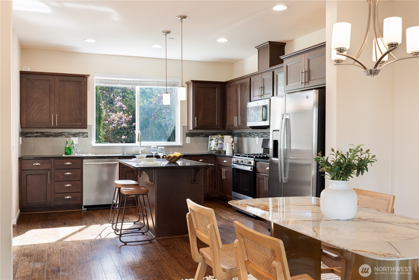 2381 25th Avenue NE, Issaquah, WA 98029
