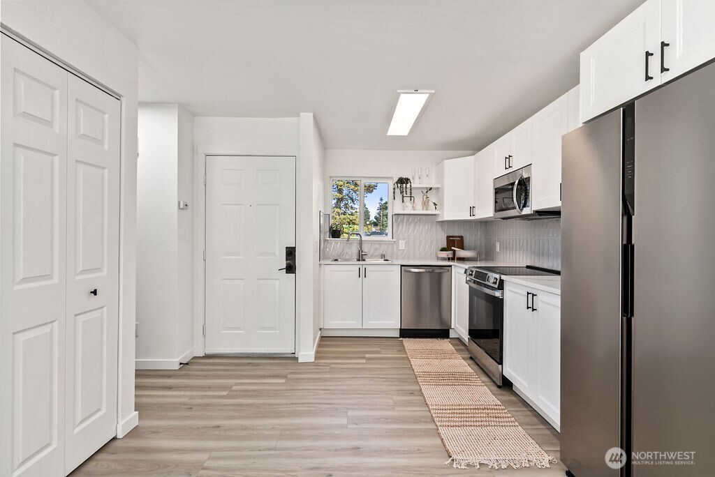 25416 106th Avenue NW #D4, Kent, WA 98030