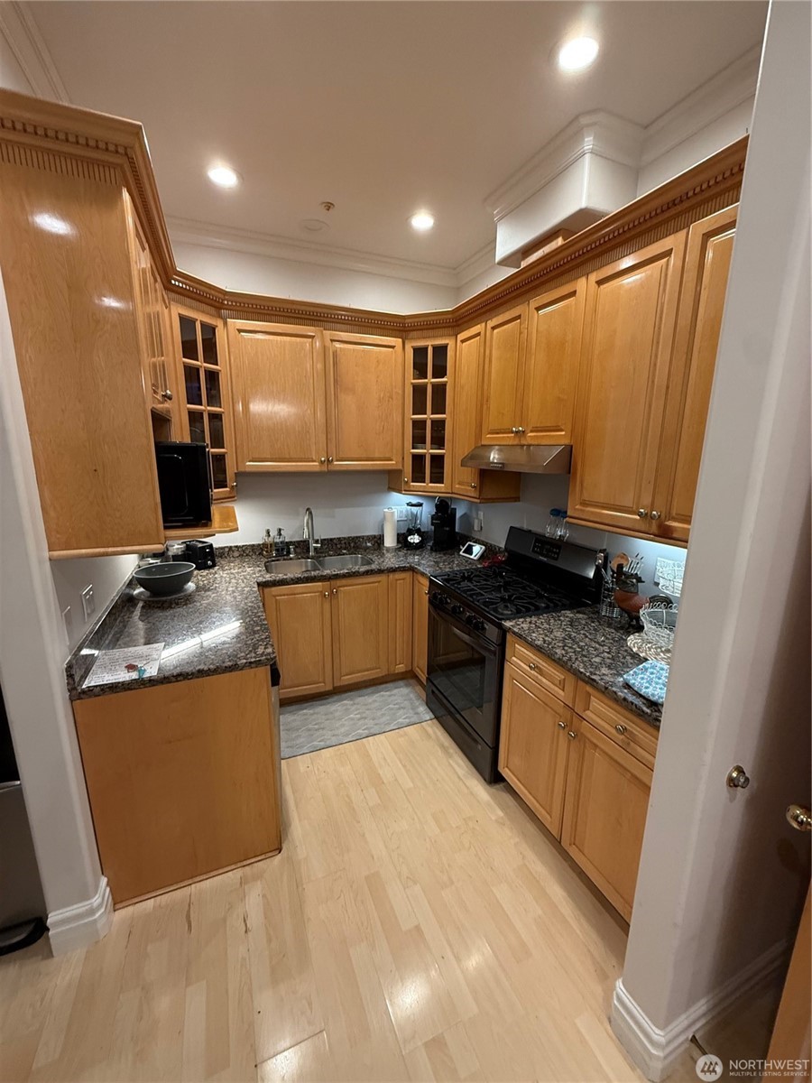 17316 SE 60th Street #B, Bellevue, WA 98006