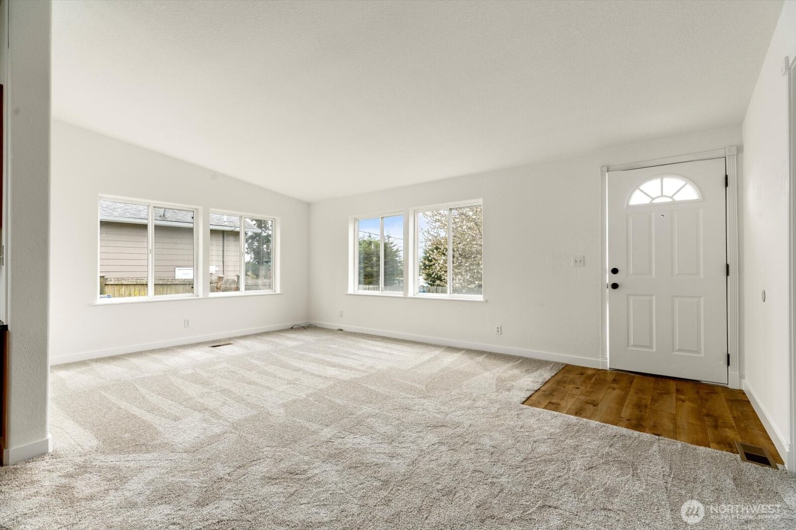 954 Shawn Avenue , Oak Harbor, WA 98277