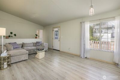 11122 59th Avenue S, Seattle, WA 98178 - Photo 6