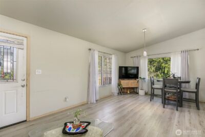 11122 59th Avenue S, Seattle, WA 98178 - Photo 8