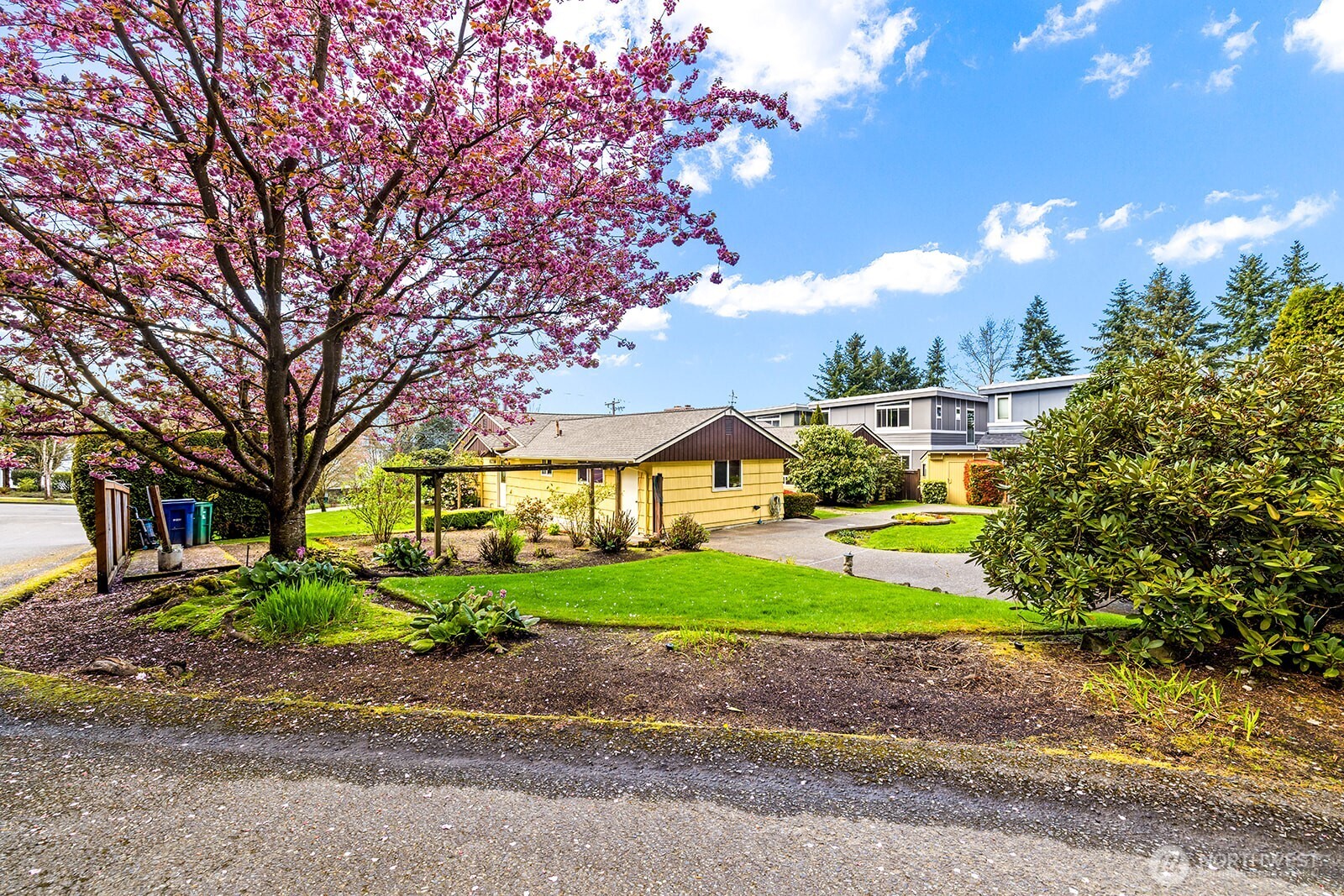 8236 120th Avenue NE, Kirkland, WA 98033