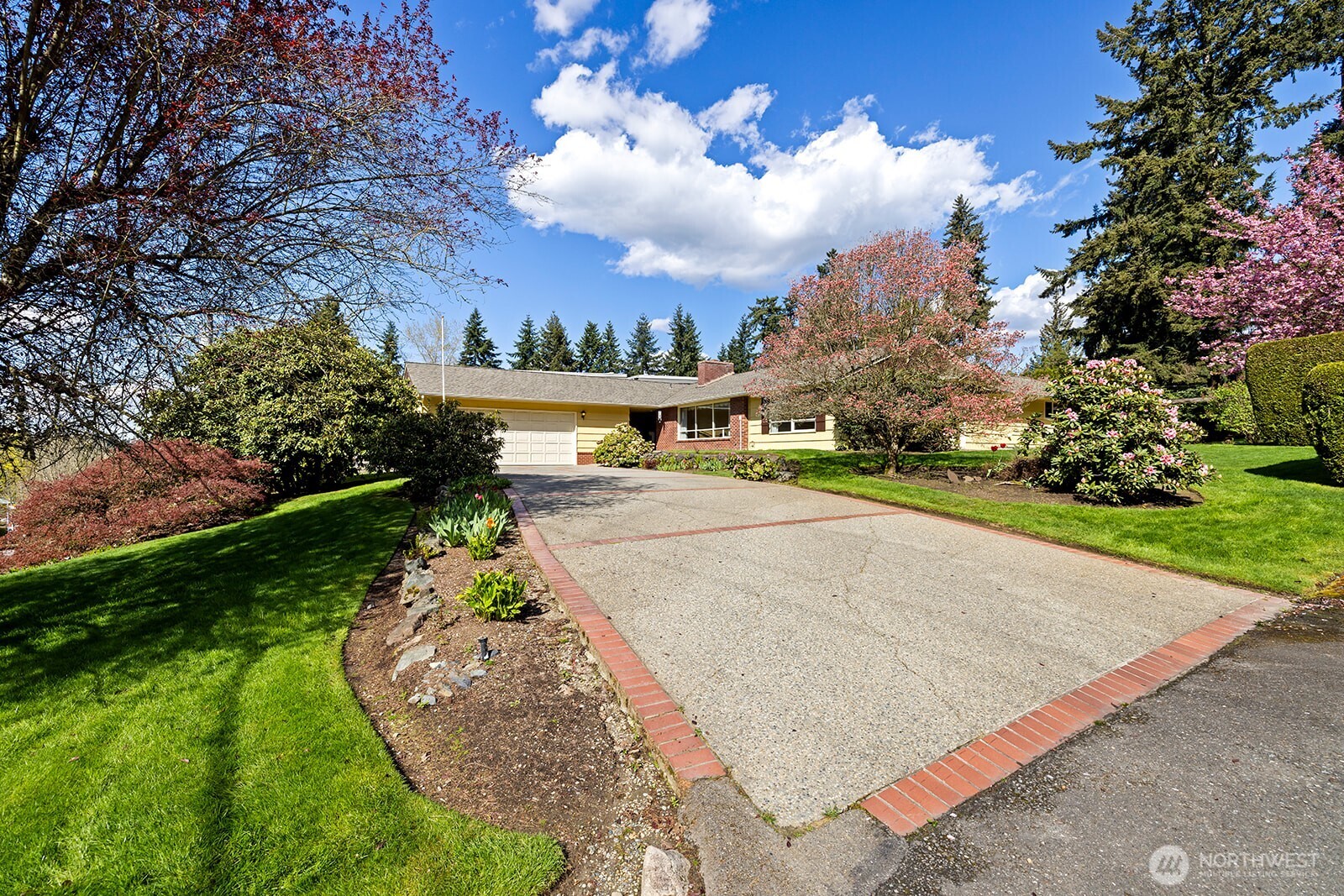 8236 120th Avenue NE, Kirkland, WA 98033