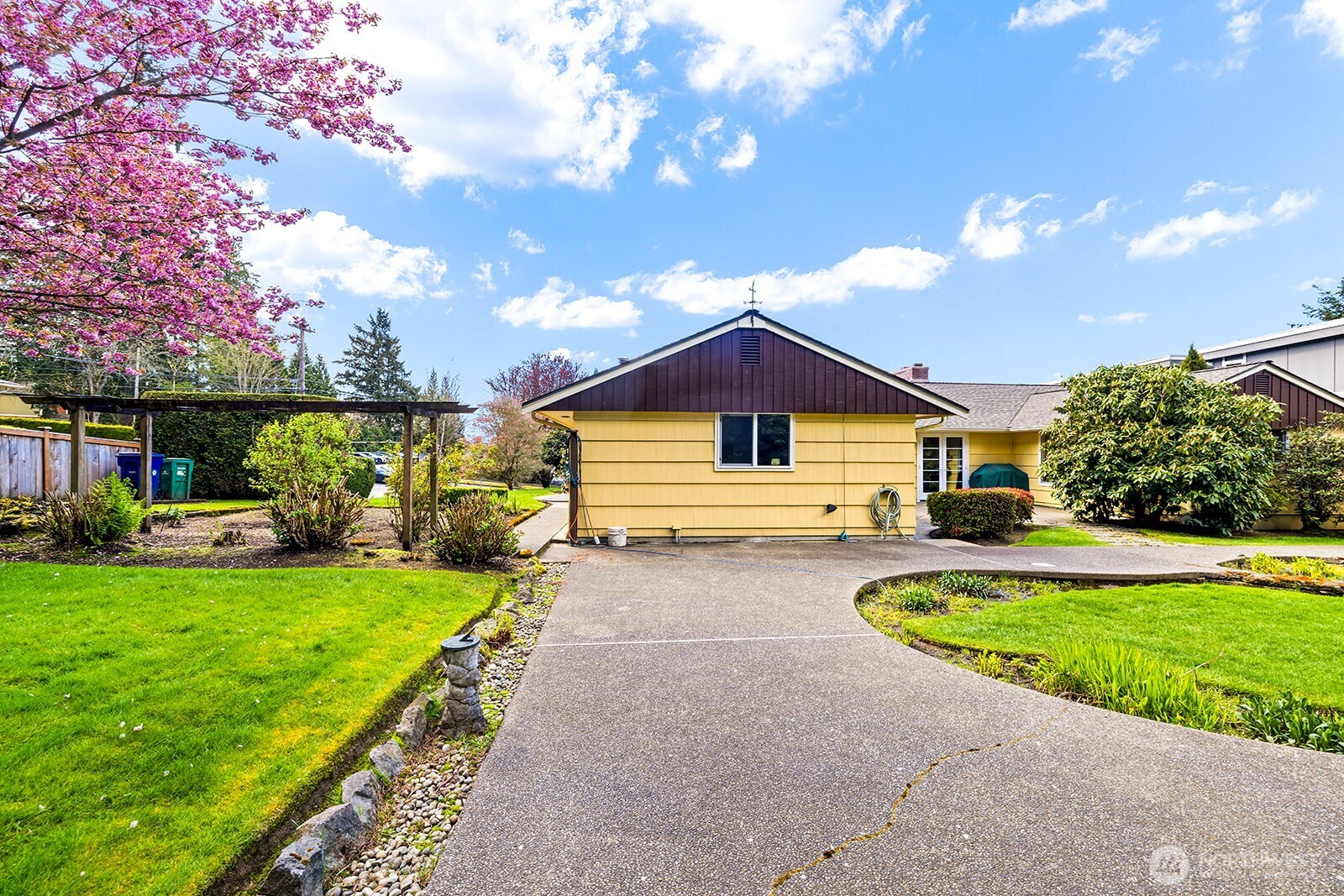 8236 120th Avenue NE, Kirkland, WA 98033