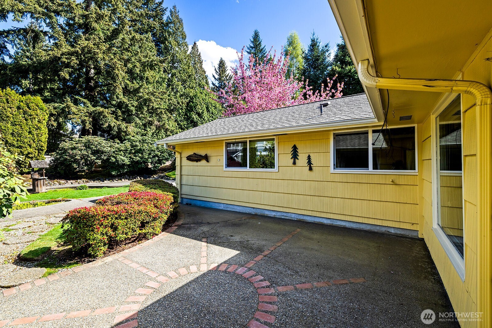 8236 120th Avenue NE, Kirkland, WA 98033