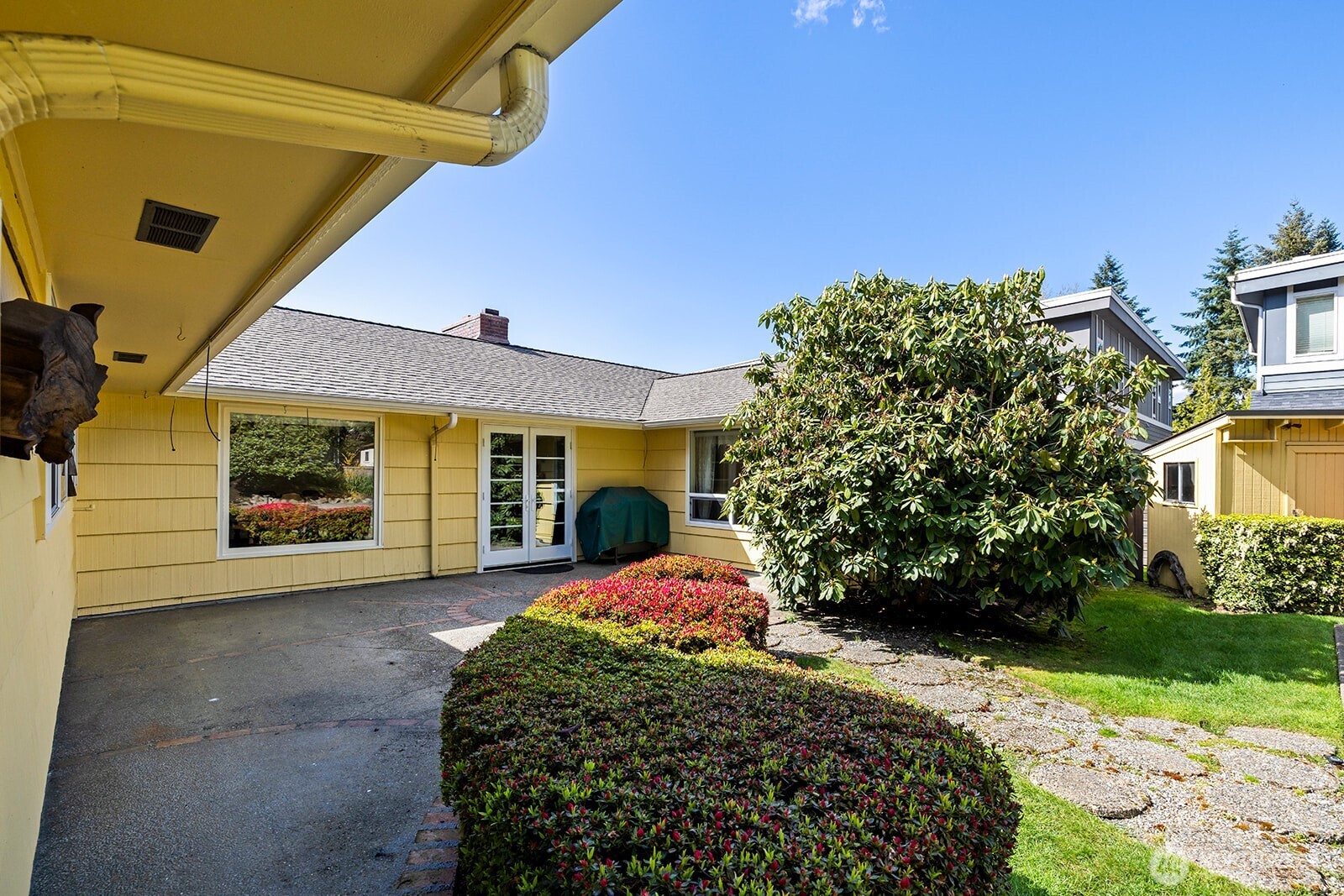 8236 120th Avenue NE, Kirkland, WA 98033
