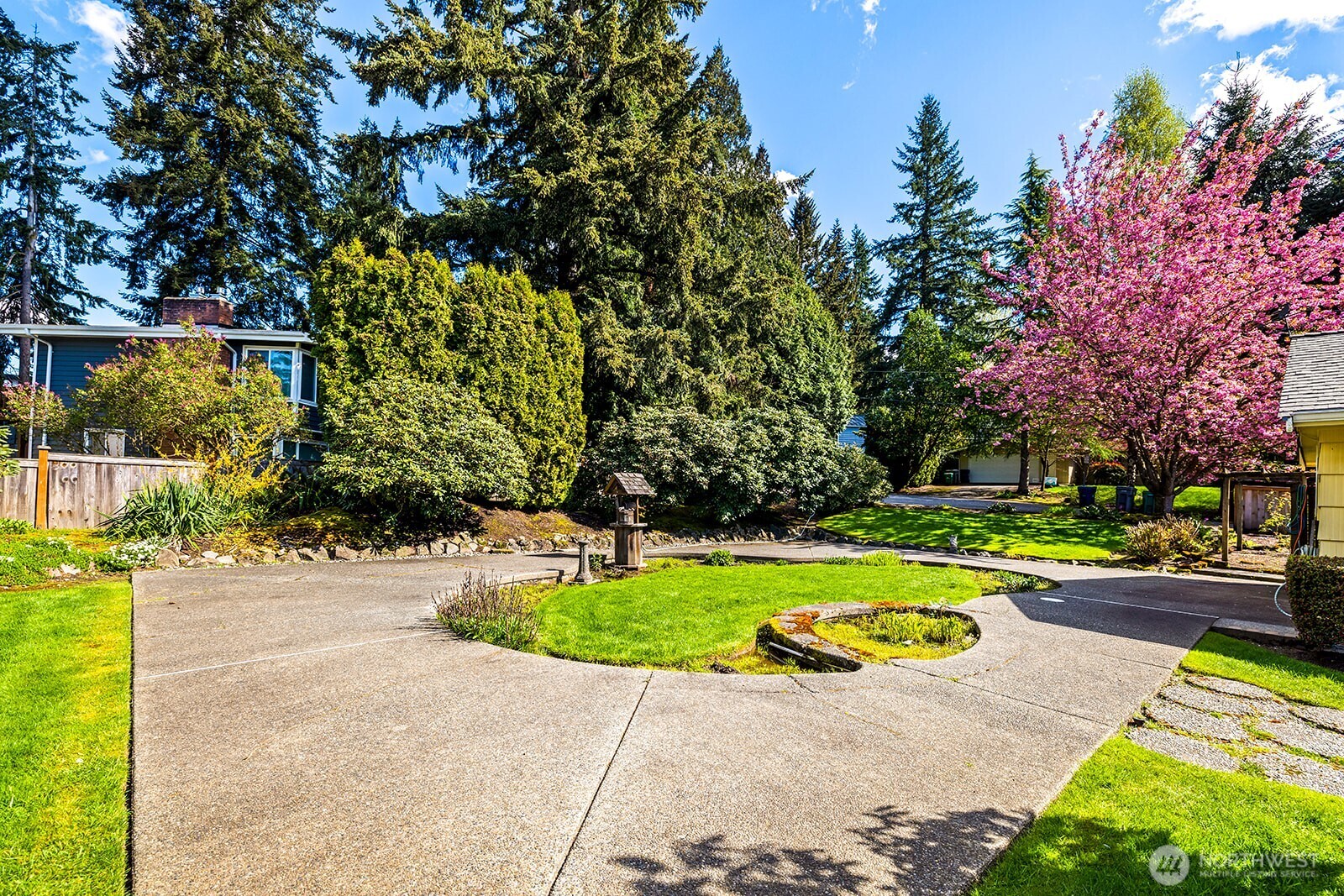 8236 120th Avenue NE, Kirkland, WA 98033