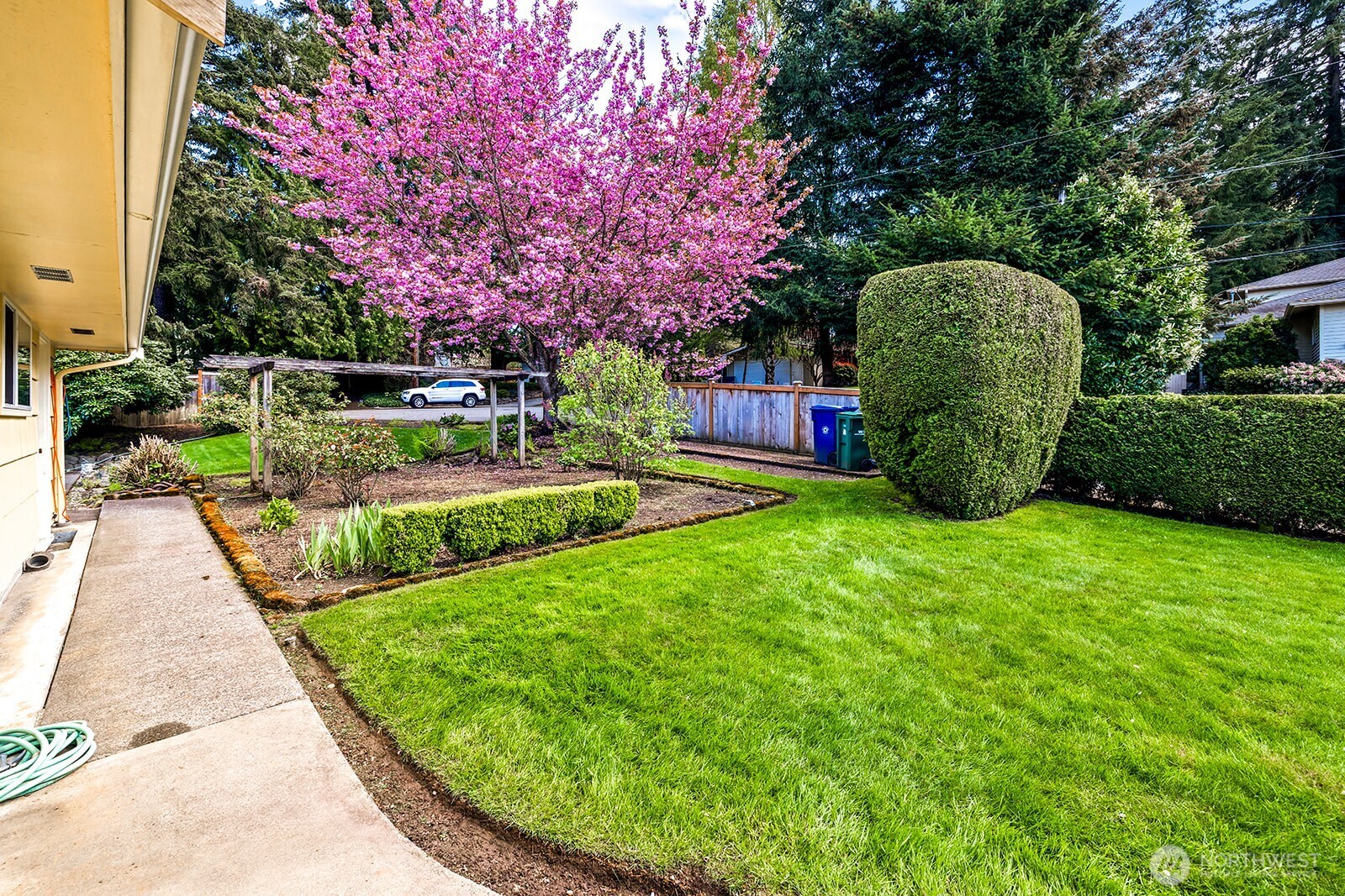 8236 120th Avenue NE, Kirkland, WA 98033