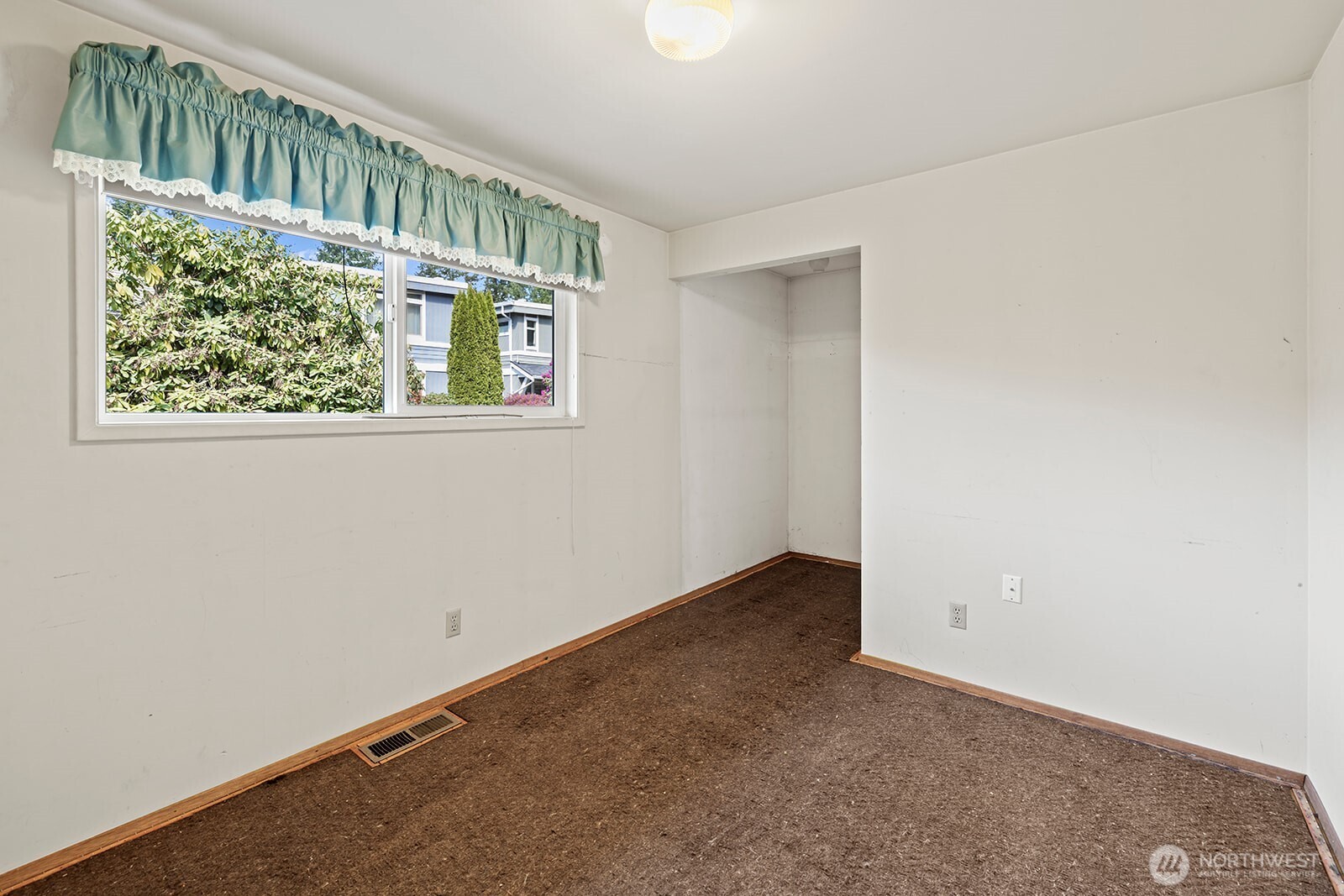 8236 120th Avenue NE, Kirkland, WA 98033