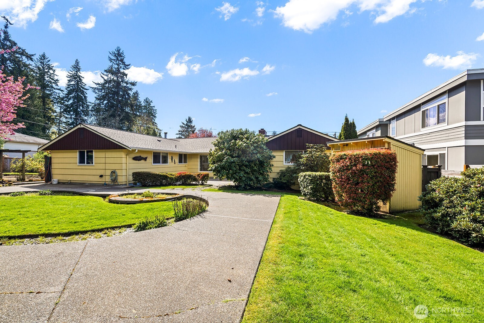 8236 120th Avenue NE, Kirkland, WA 98033