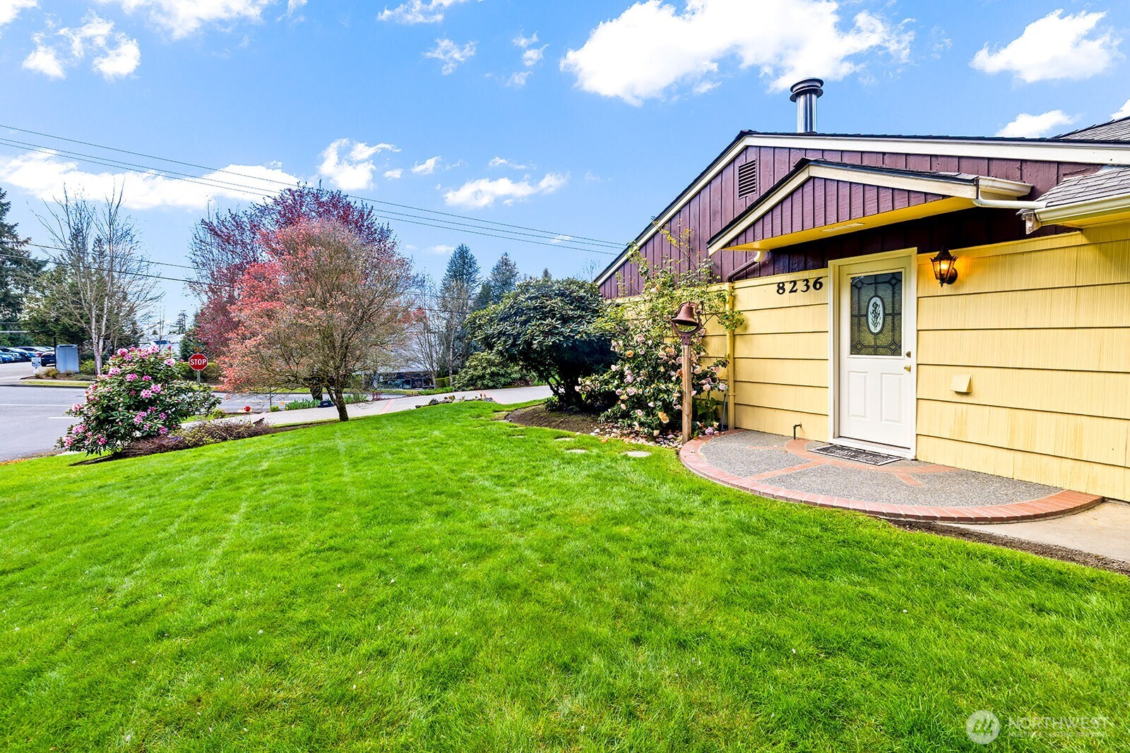 8236 120th Avenue NE, Kirkland, WA 98033