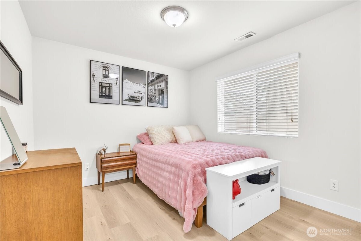 1008 31st Street NW, Puyallup, WA 98371