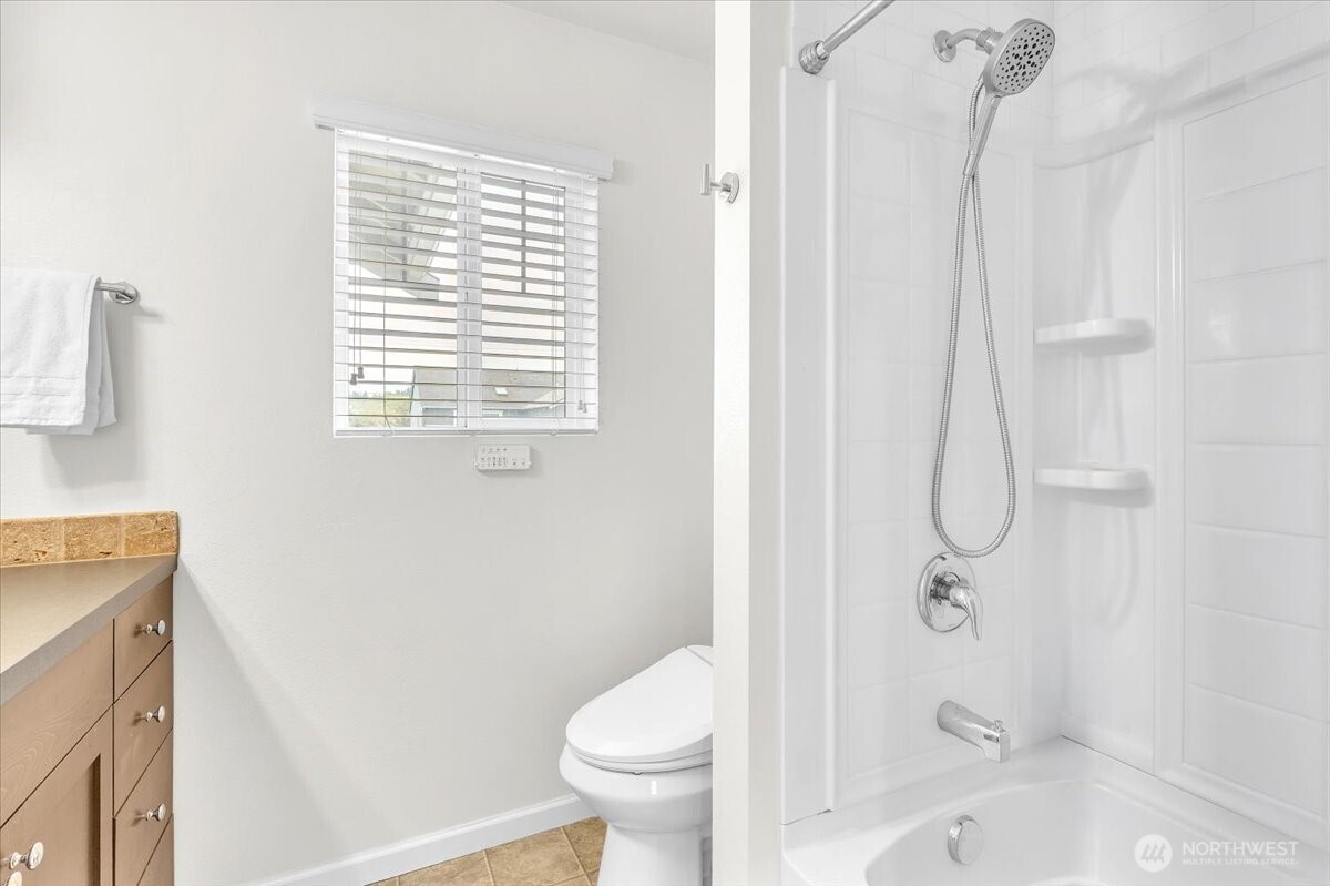 1008 31st Street NW, Puyallup, WA 98371