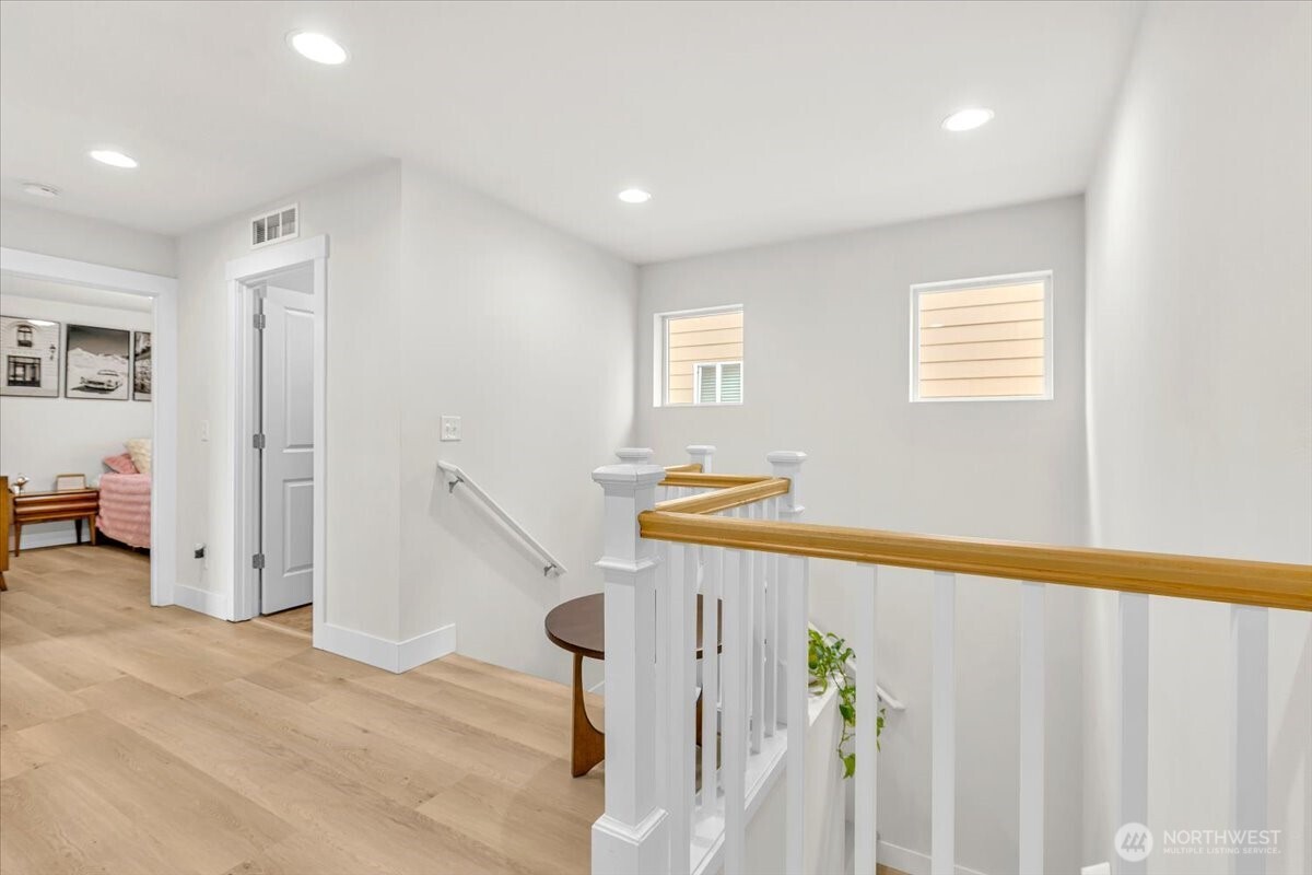 1008 31st Street NW, Puyallup, WA 98371