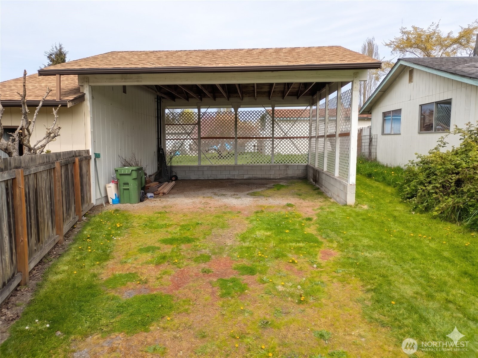 551 Kemp Street , Port Angeles, WA 98362
