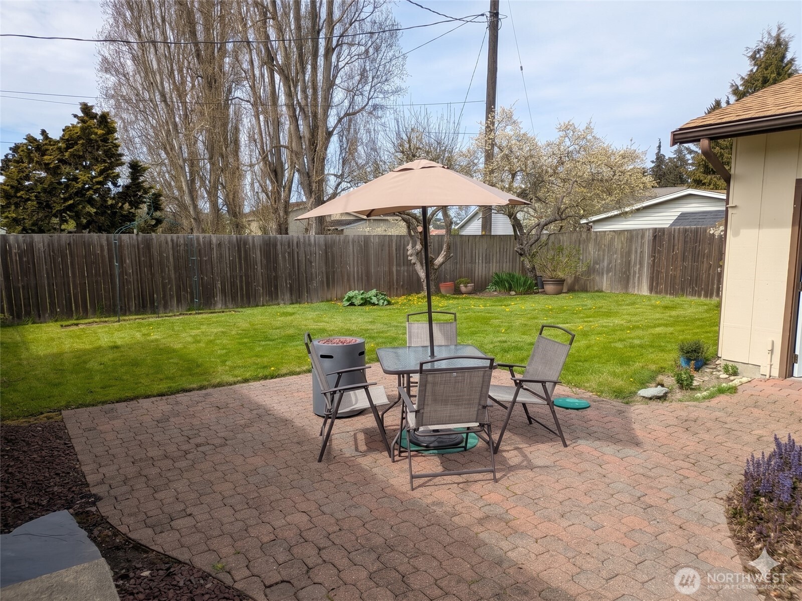 551 Kemp Street , Port Angeles, WA 98362