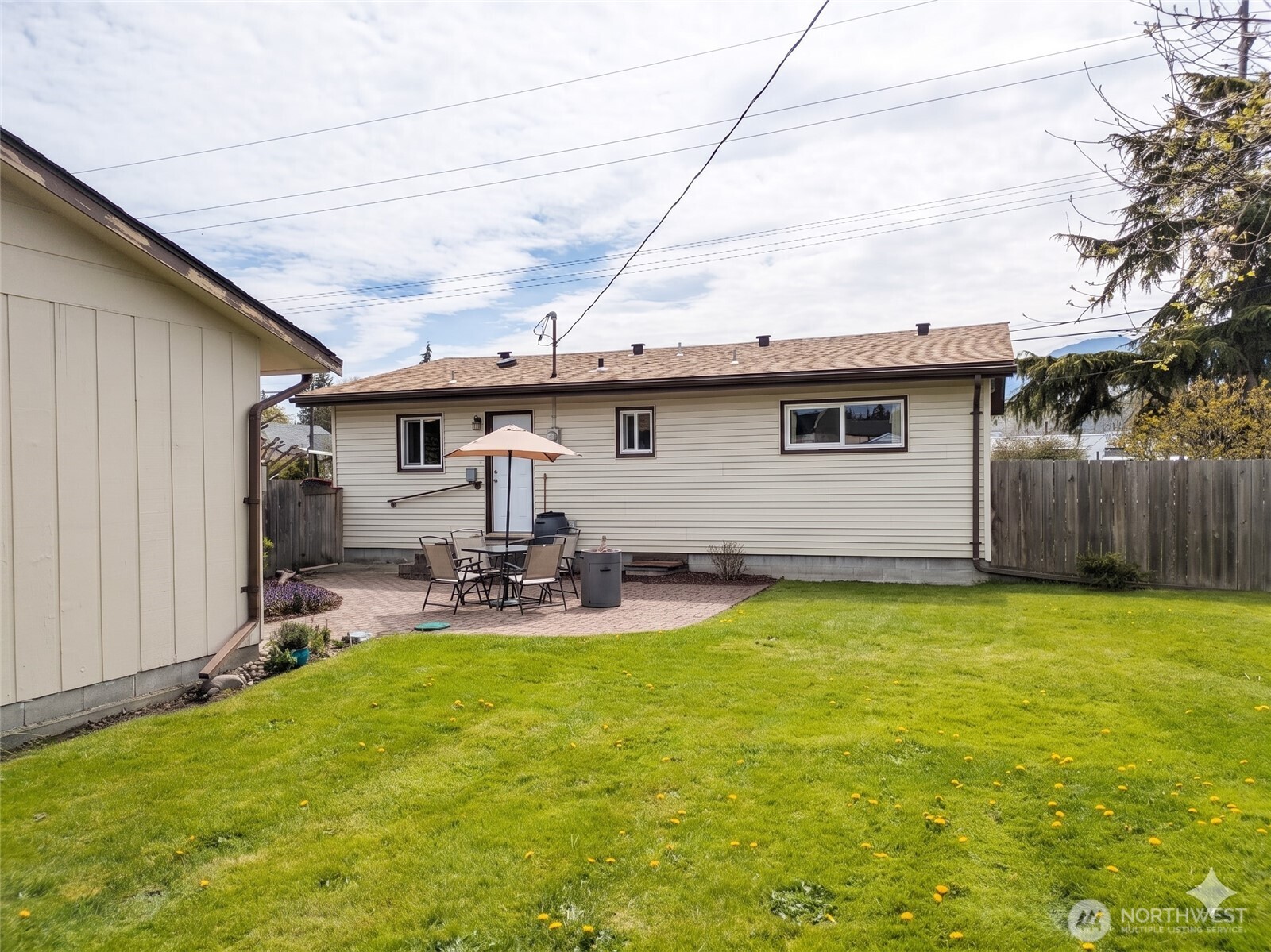 551 Kemp Street , Port Angeles, WA 98362