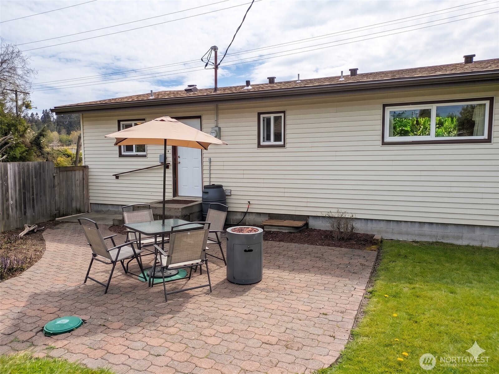 551 Kemp Street , Port Angeles, WA 98362