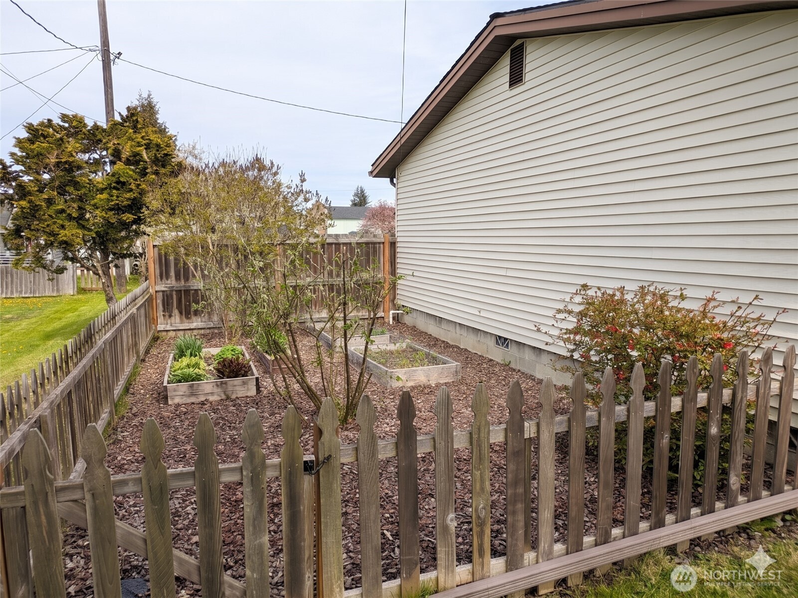 551 Kemp Street , Port Angeles, WA 98362