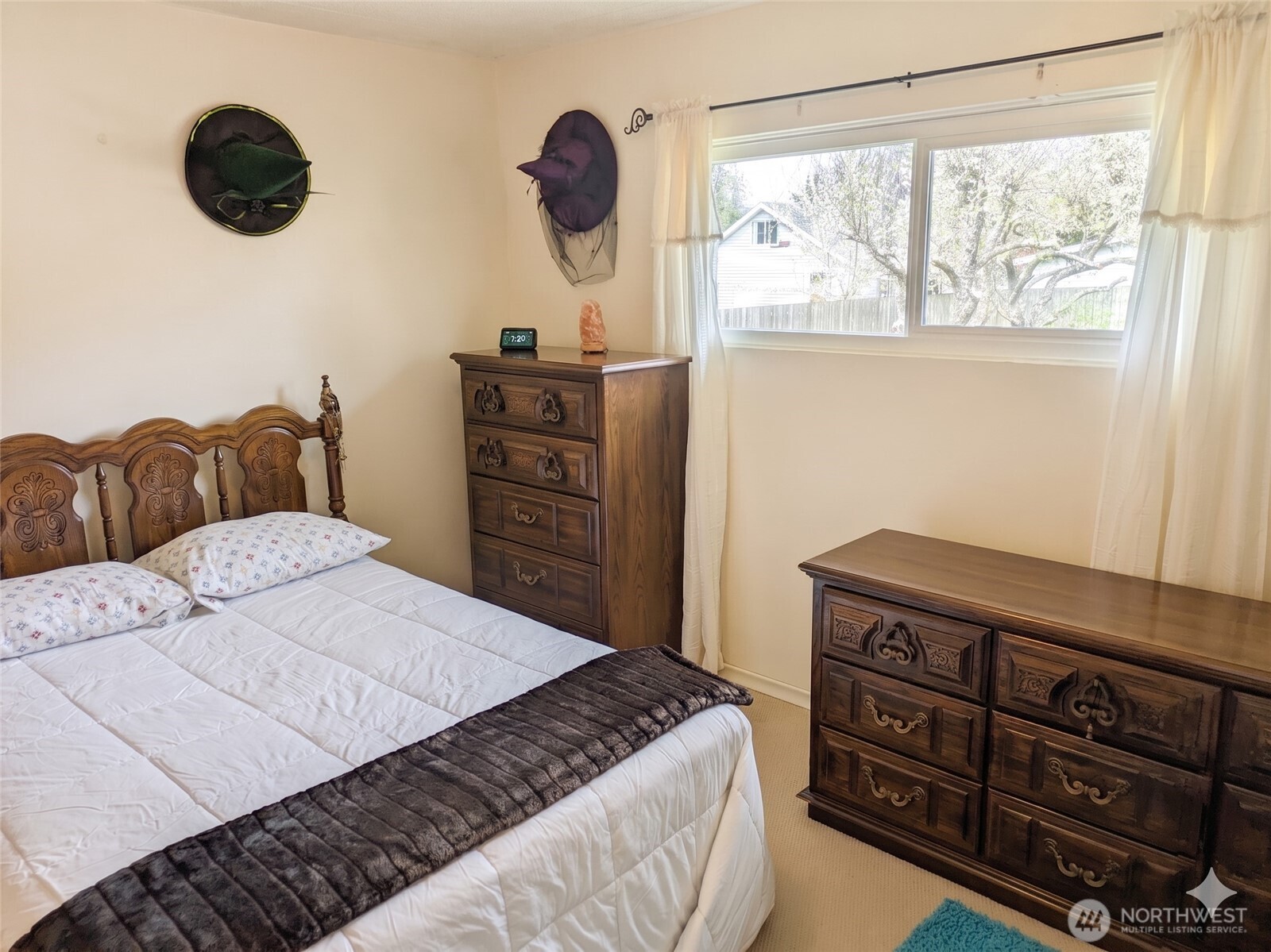 551 Kemp Street , Port Angeles, WA 98362