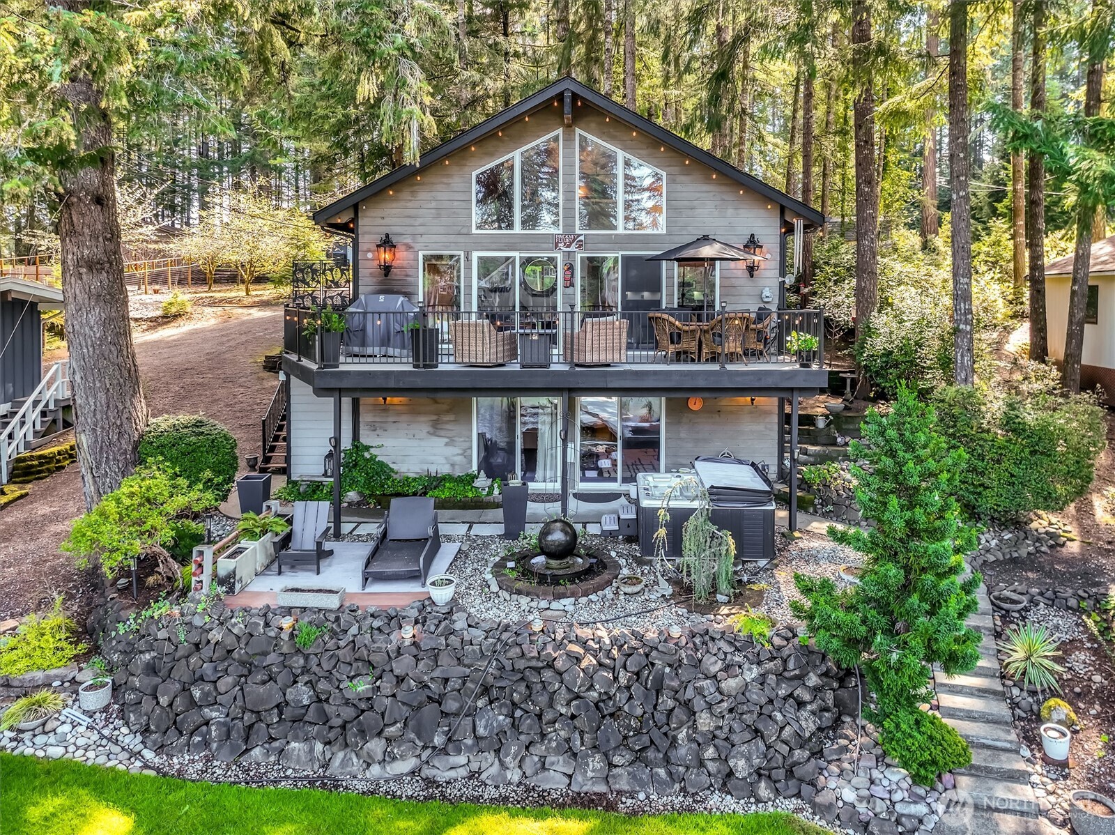 2851 E Mason Lake Drive E, Grapeview, WA 98546